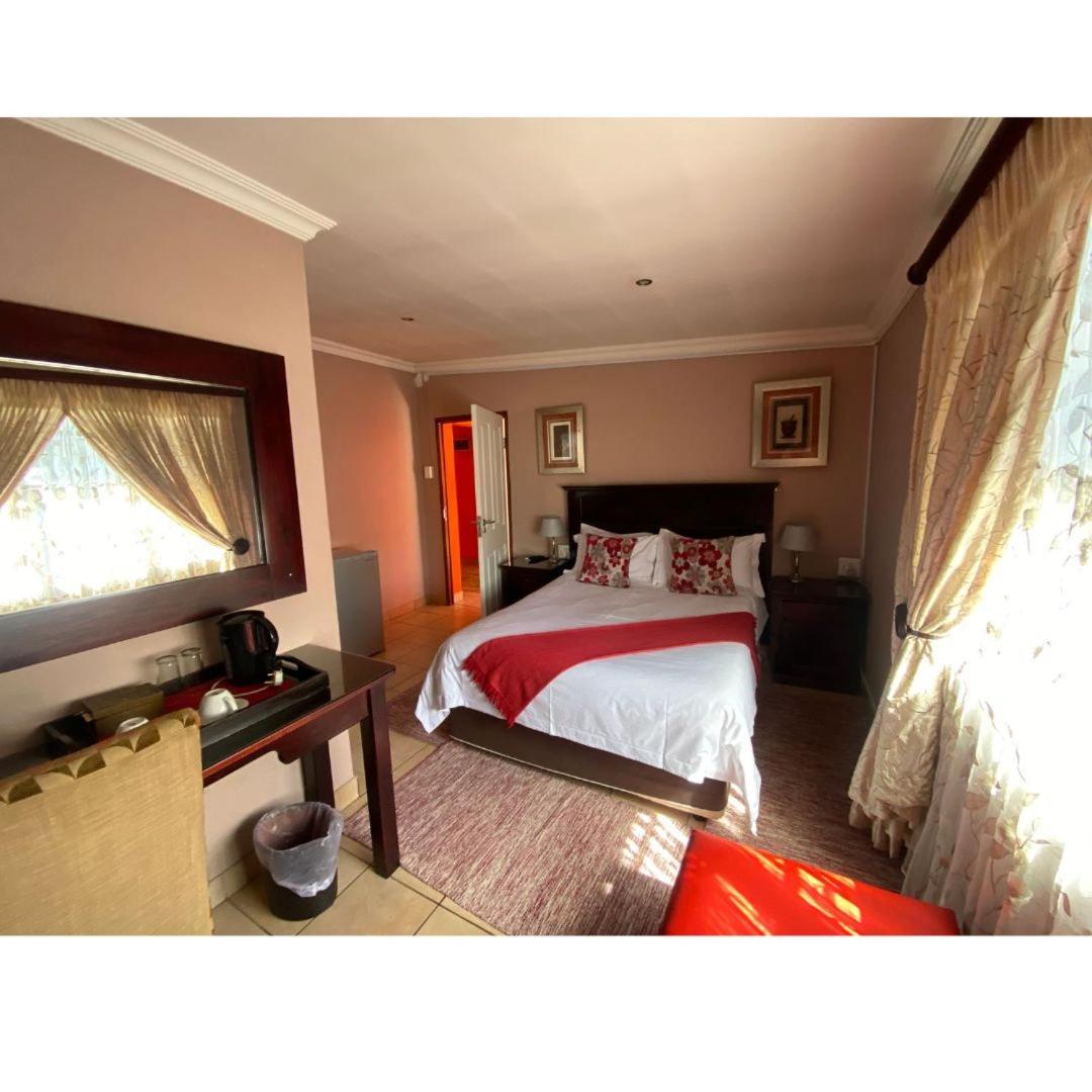 Madlula'S Guesthouse Pietermaritzburg Exteriör bild