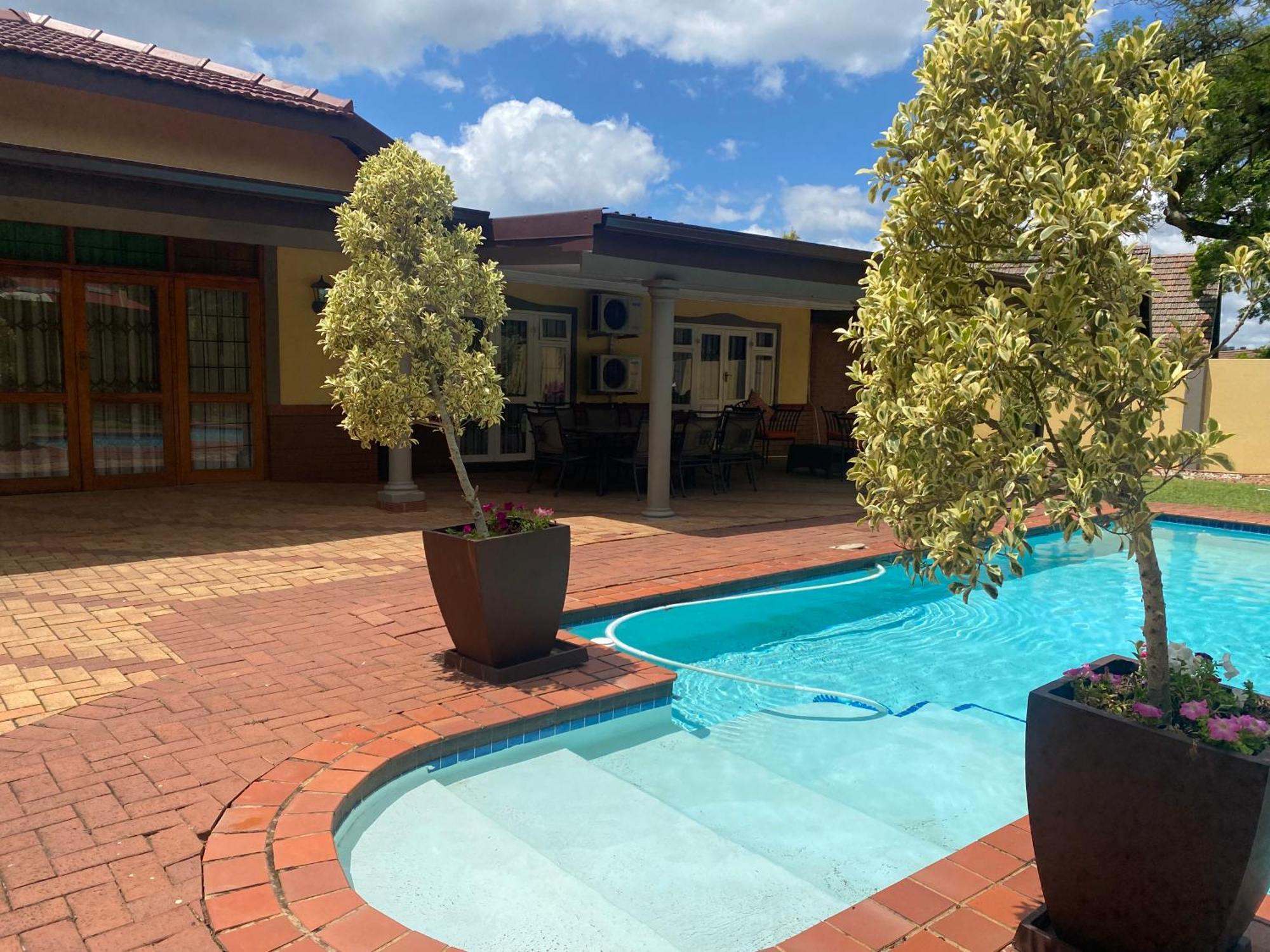 Madlula'S Guesthouse Pietermaritzburg Exteriör bild