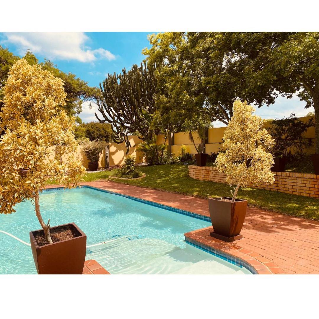 Madlula'S Guesthouse Pietermaritzburg Exteriör bild