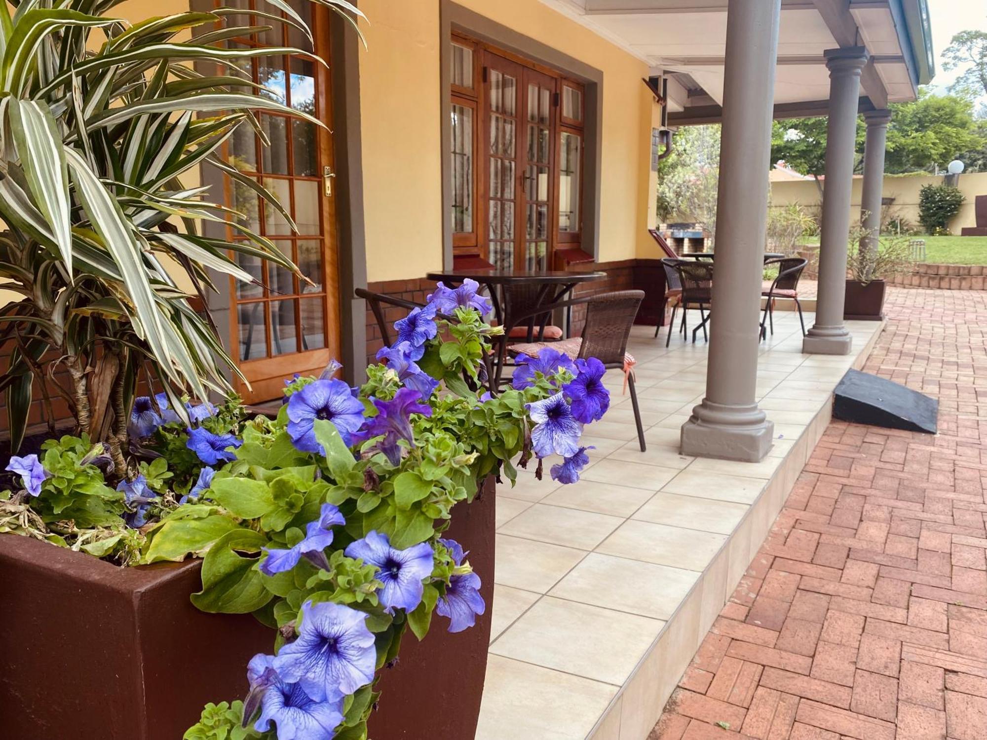 Madlula'S Guesthouse Pietermaritzburg Exteriör bild