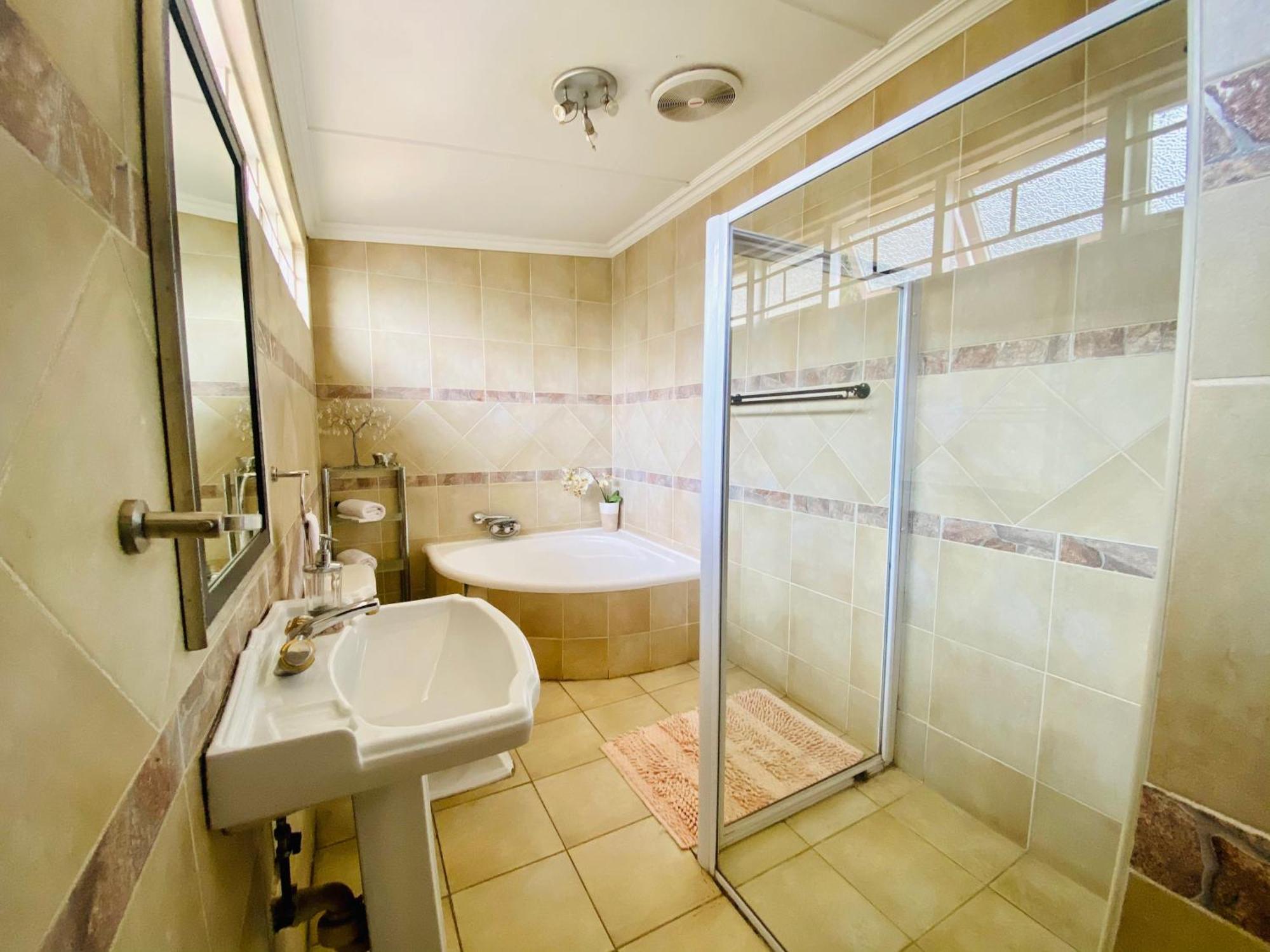 Madlula'S Guesthouse Pietermaritzburg Exteriör bild